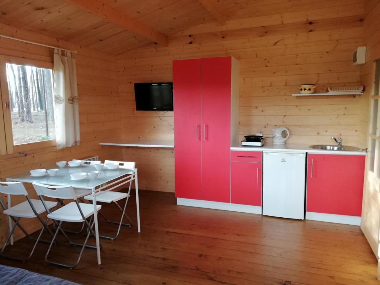 Hotel Osrodek Wypoczynkowy Nad Brda à Tuchola Extérieur photo